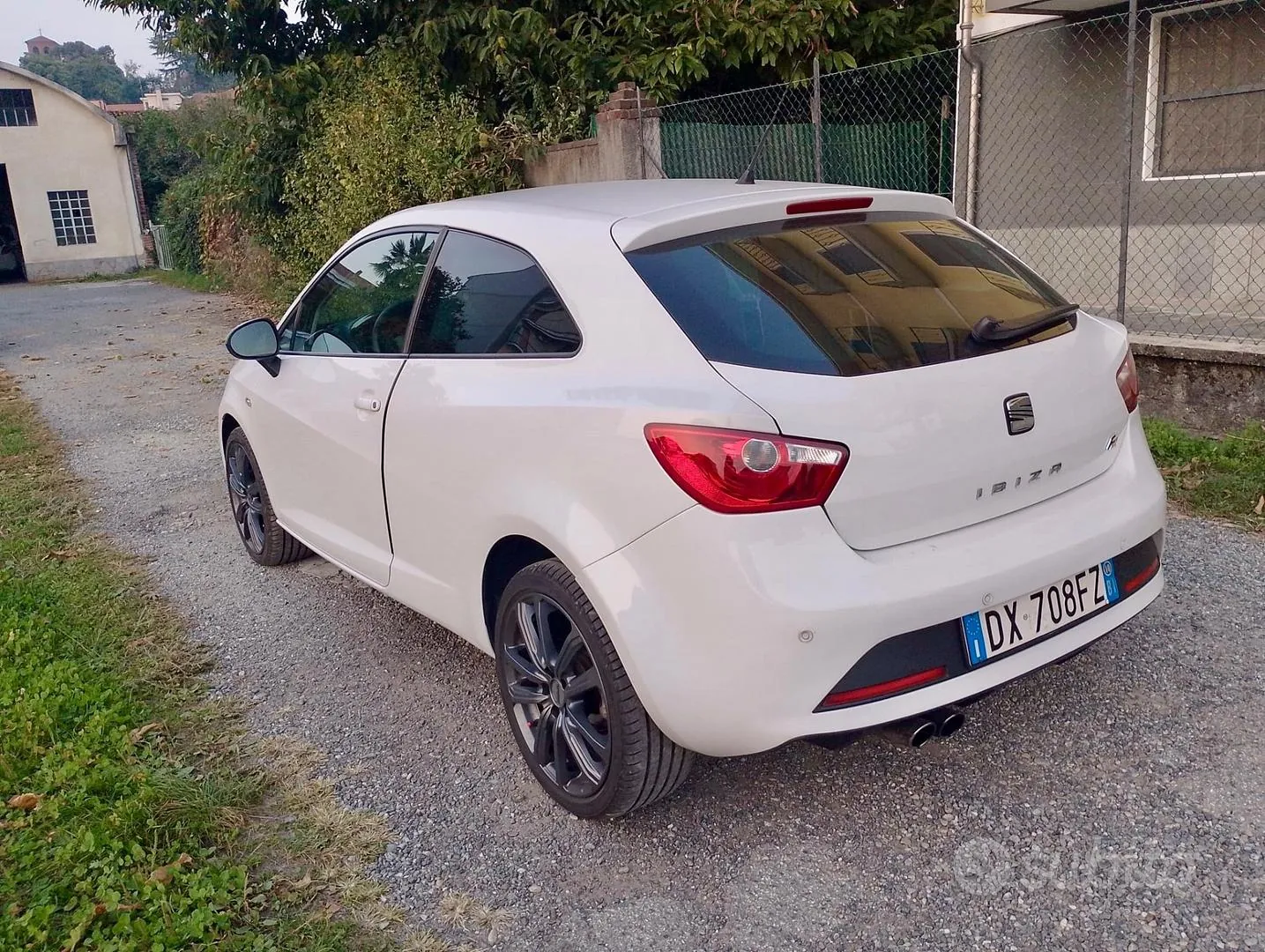 Seat Ibiza 2010 photo 3