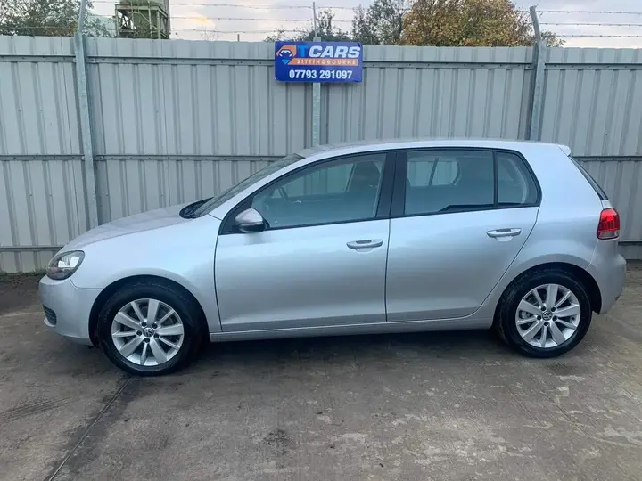 Volkswagen Golf 2011 photo 2