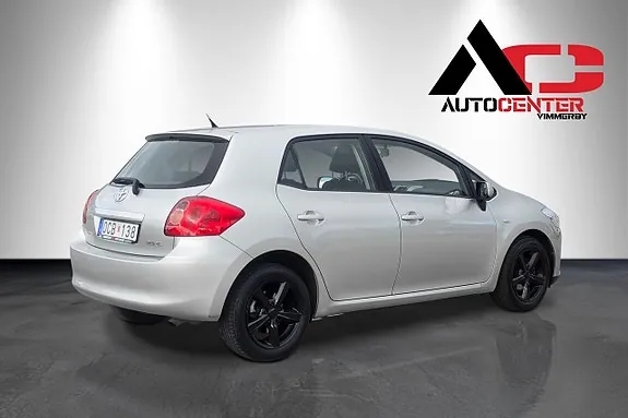 Toyota Auris 2009 photo 3