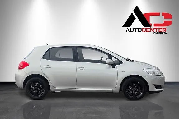 Toyota Auris 2009 photo 2