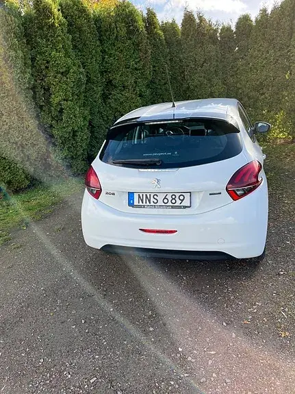 Peugeot 208 2016 photo 5