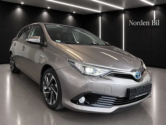 Toyota Auris 2015 photo 3