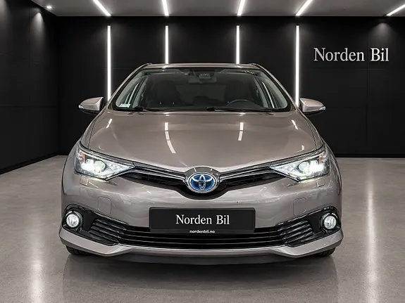 Toyota Auris 2015 photo 2