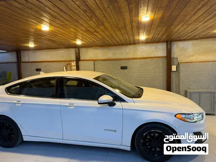 Ford Fusion 2019 photo 2