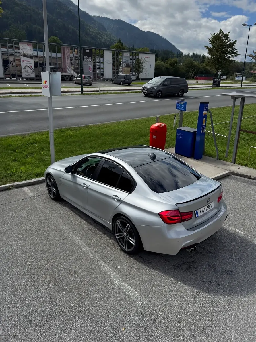 BMW 3 Series 2016 photo 2
