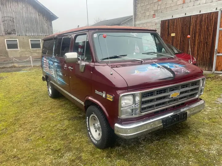 Chevrolet Sport Van