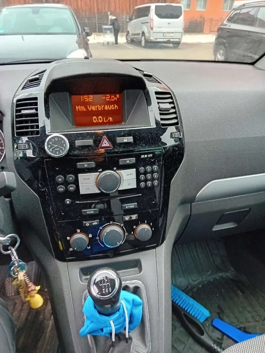 Opel Zafira 2010 photo 2