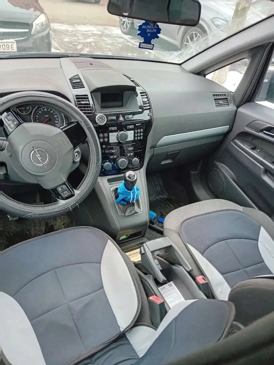 Opel Zafira 2010 photo 3
