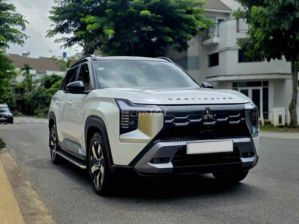 Mitsubishi Destinator Ultimate