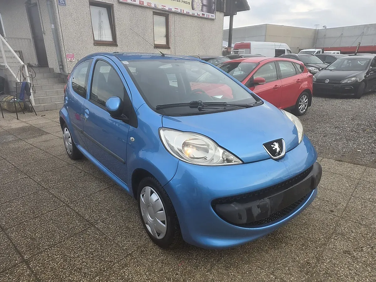 Peugeot 107 2008 photo 2