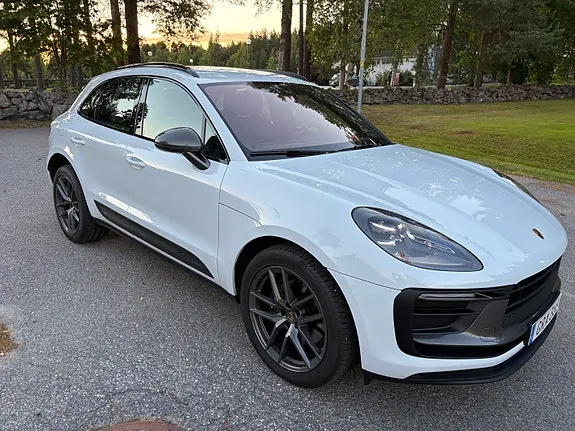 Porsche Macan T 2024 photo 2