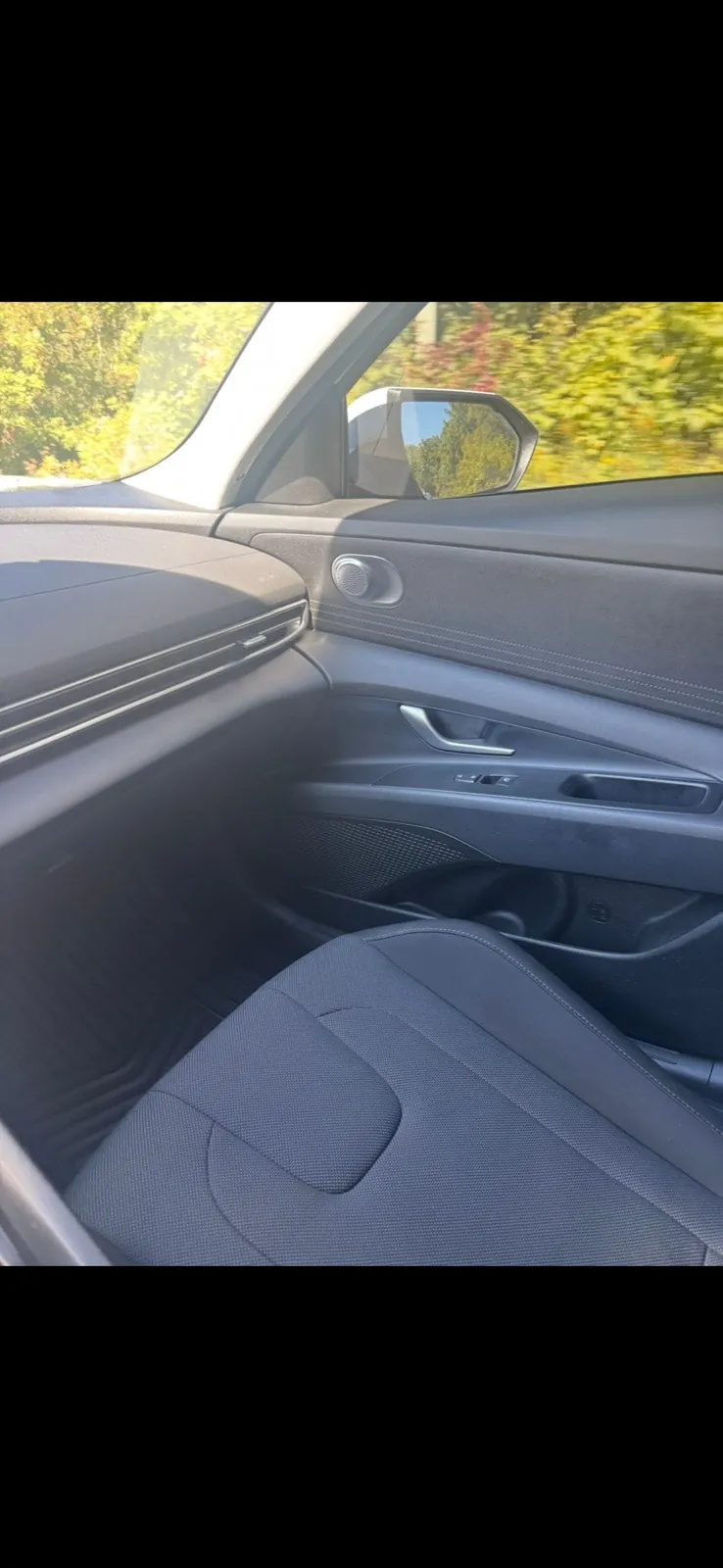 Hyundai Elantra 2025 photo 5