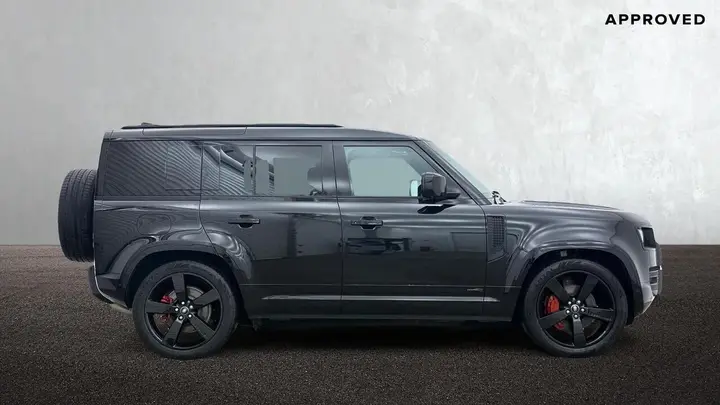 Land Rover Defender 110 2025 photo 5