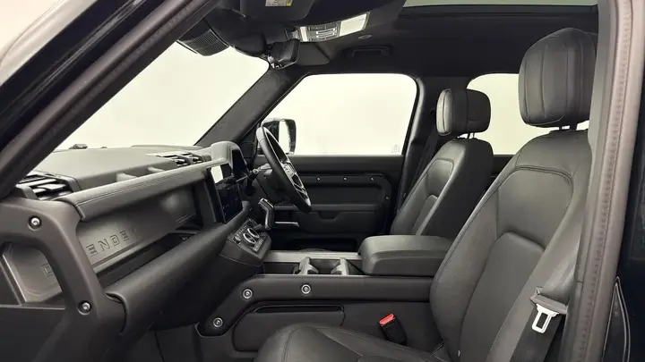 Land Rover Defender 110 2025 photo 3