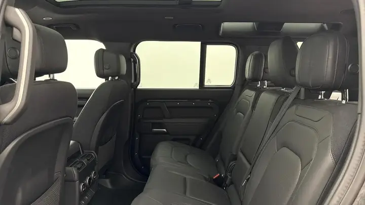Land Rover Defender 110 2025 photo 4