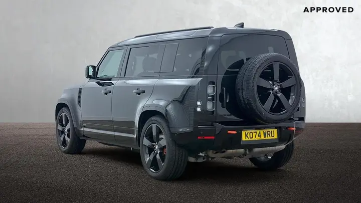 Land Rover Defender 110 2025 photo 2