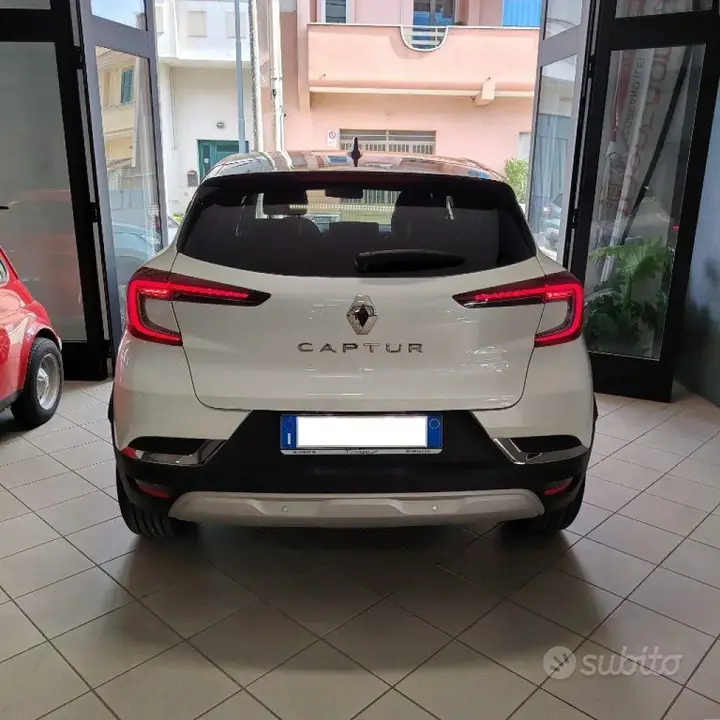 Renault Captur 2023 photo 3