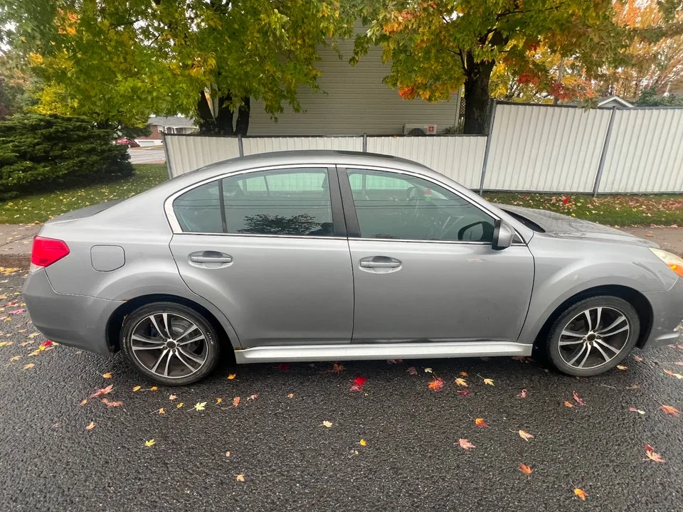 Subaru Legacy 2010 photo 5
