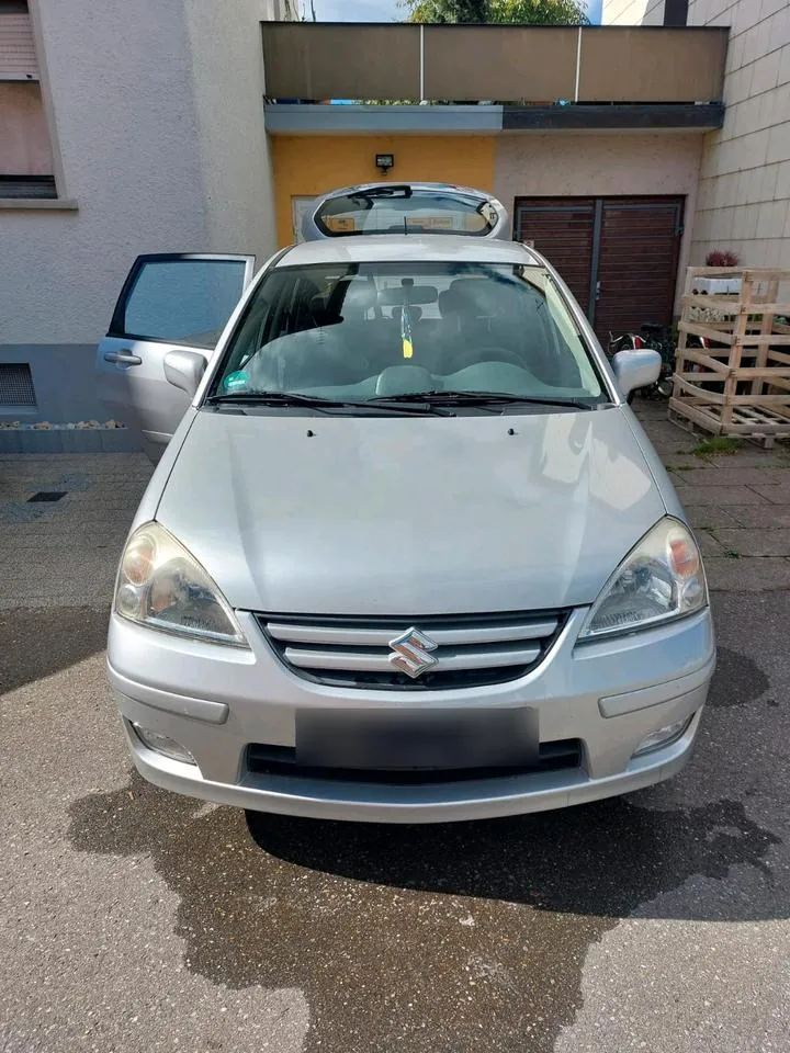 Suzuki Liana