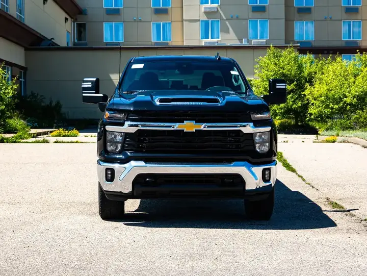 Chevrolet Silverado 3500 2026 photo 3