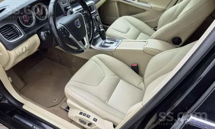 Volvo V60 2011 photo 5