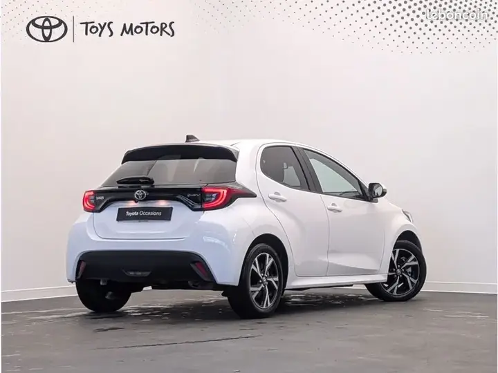 Toyota Yaris 2025 photo 4