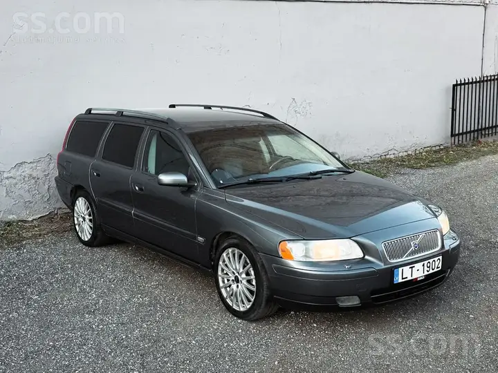 Volvo V70 2004 photo 2