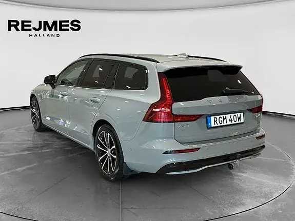Volvo V60 2025 photo 2
