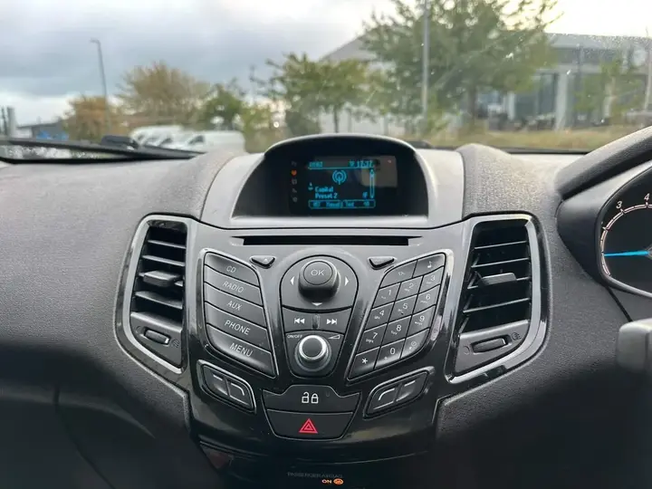 Ford Fiesta 2014 photo 5