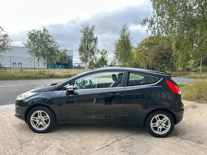 Ford Fiesta 2014 photo 3