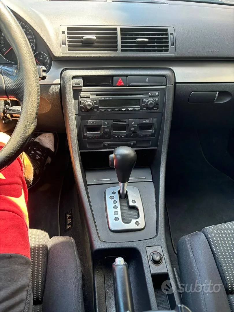 Audi A4 2006 photo 2