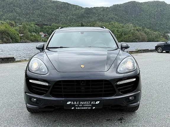 Porsche Cayenne 2013 photo 2