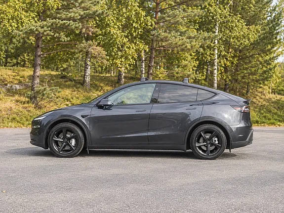 Tesla Model Y 2025 photo 4