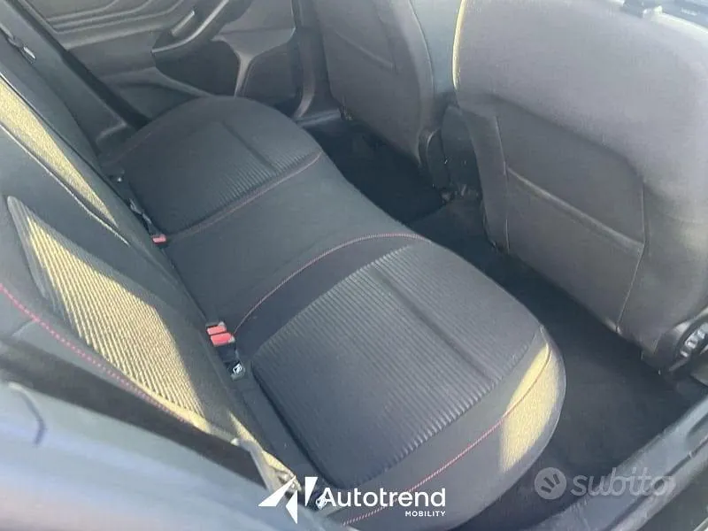 Ford Focus 2025 photo 5