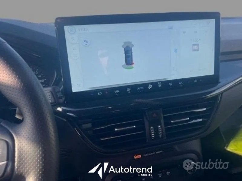 Ford Focus 2025 photo 3