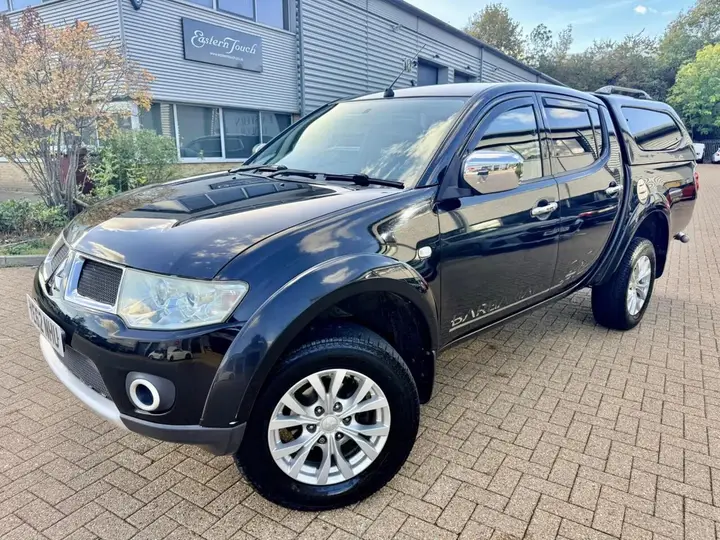 Mitsubishi L200 2012 photo 3