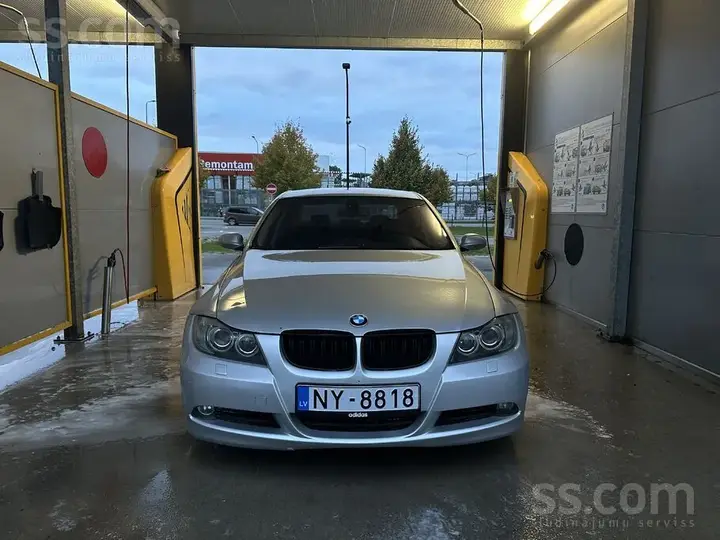 BMW 320D 2006 photo 2