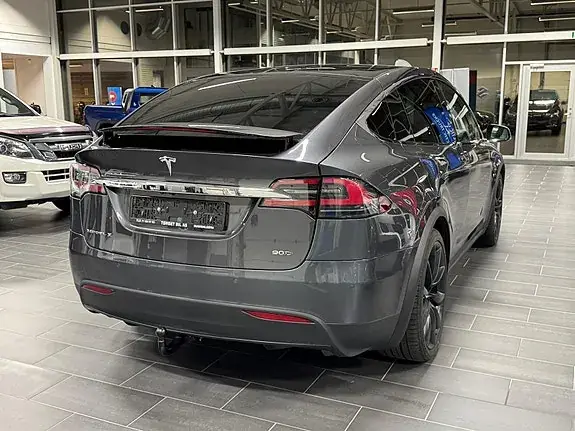 Tesla Model X 2017 photo 4