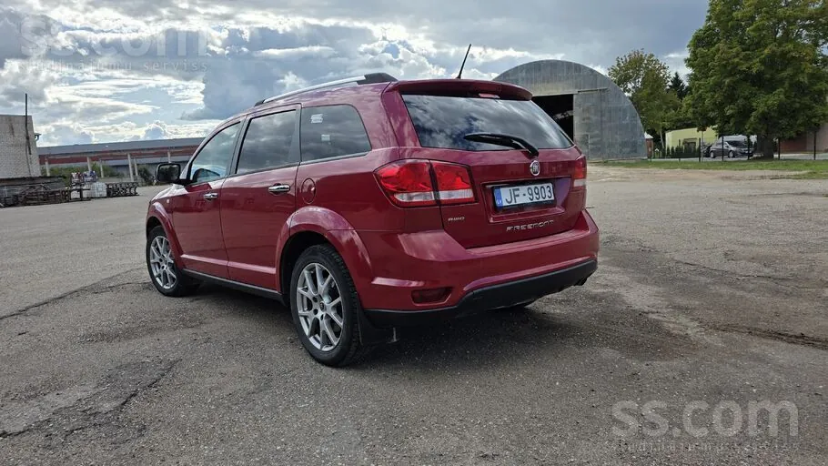 Fiat Freemont 2013 photo 2
