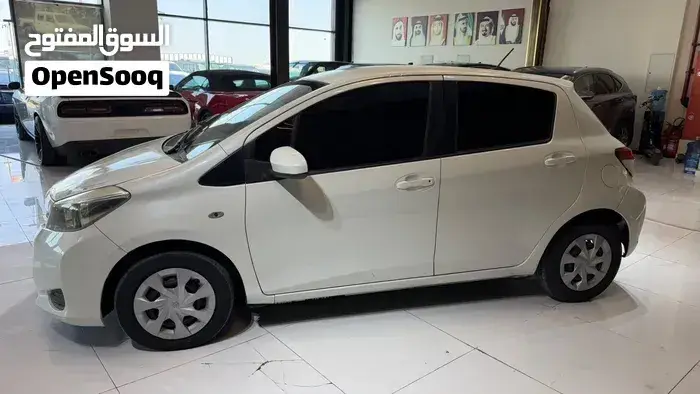 Toyota Yaris 2014 photo 2