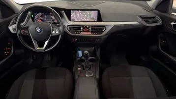BMW 1 Series 2022 photo 3