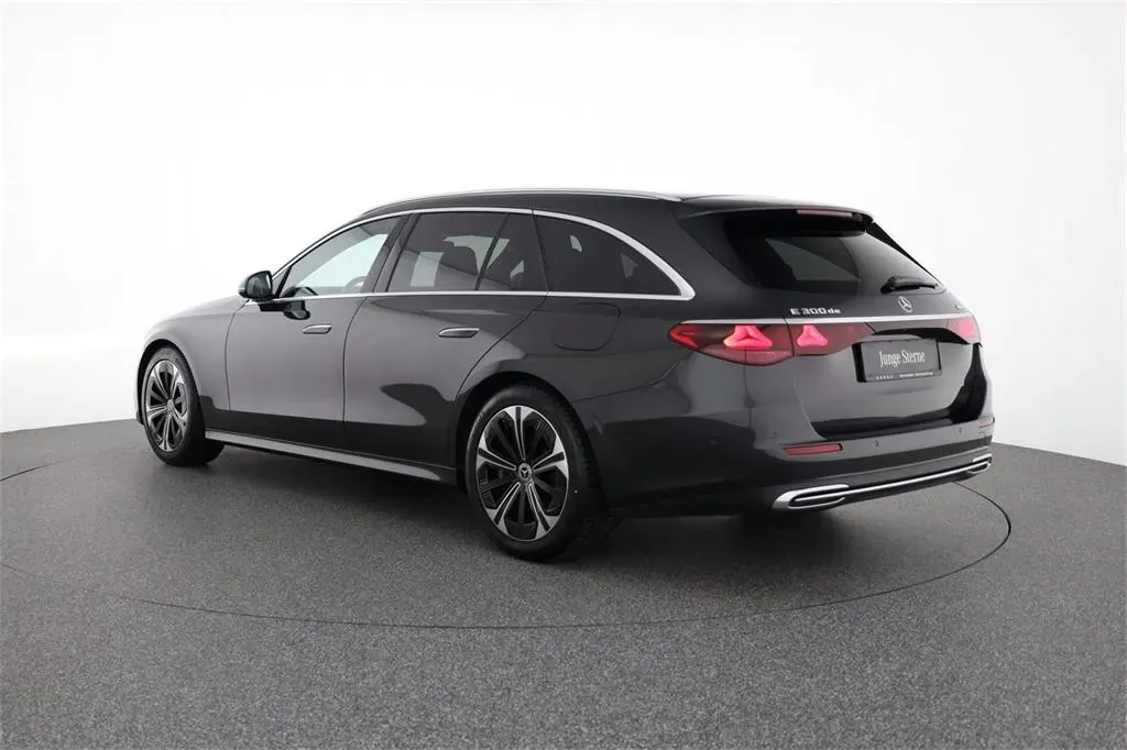 Mercedes-Benz E-Class 2024 photo 3
