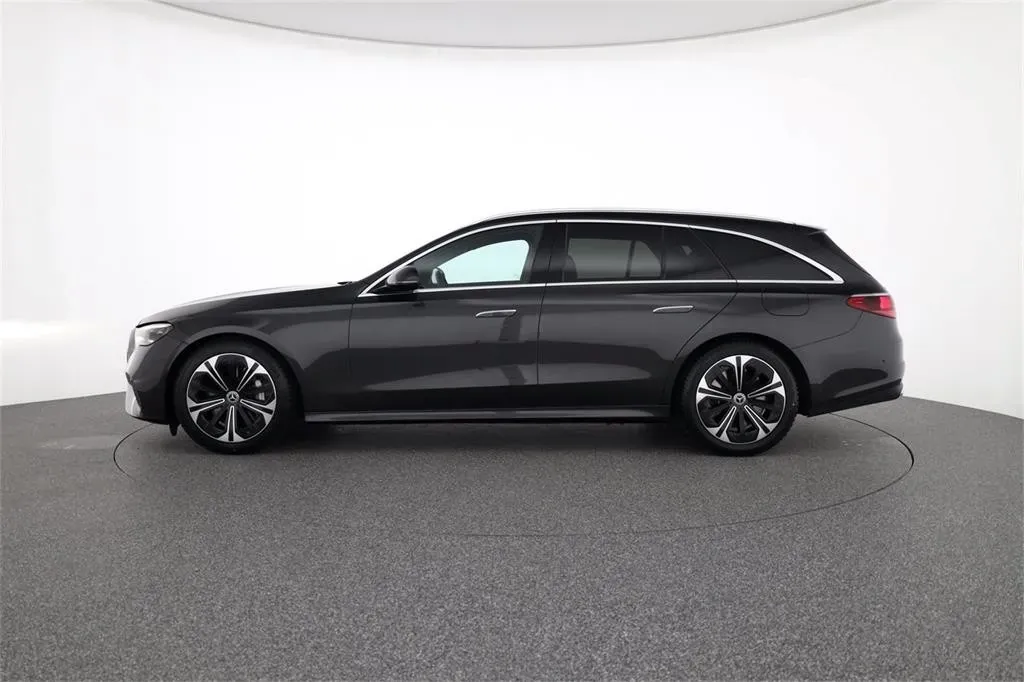 Mercedes-Benz E-Class 2024 photo 2