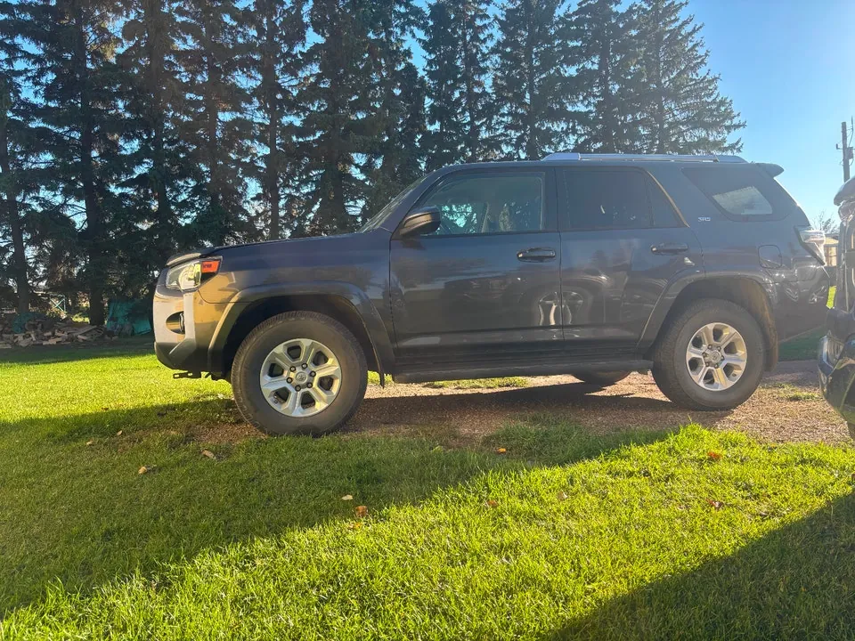 Toyota 4Runner 2014 photo 2
