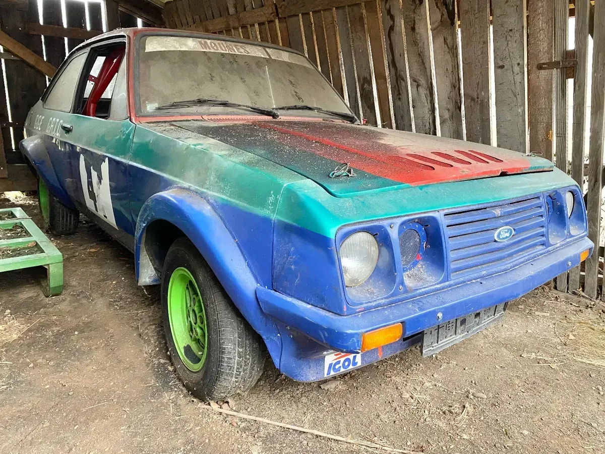 Ford Escort 1976 photo 3