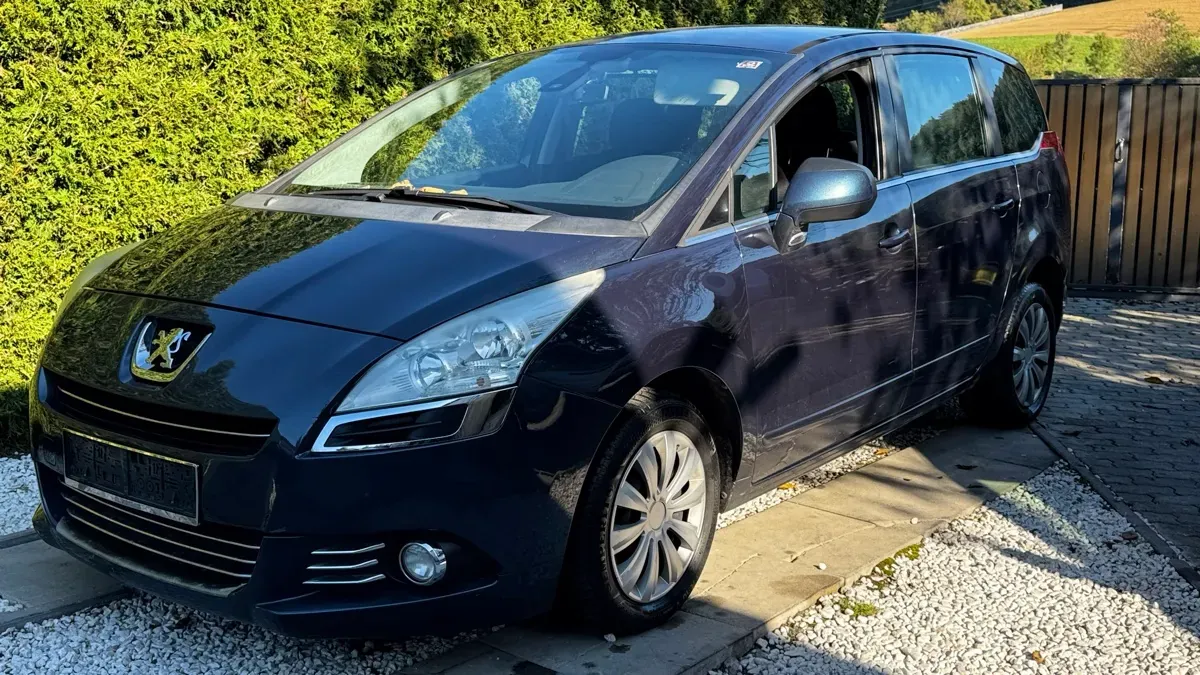 Peugeot 5008 2012 photo 2