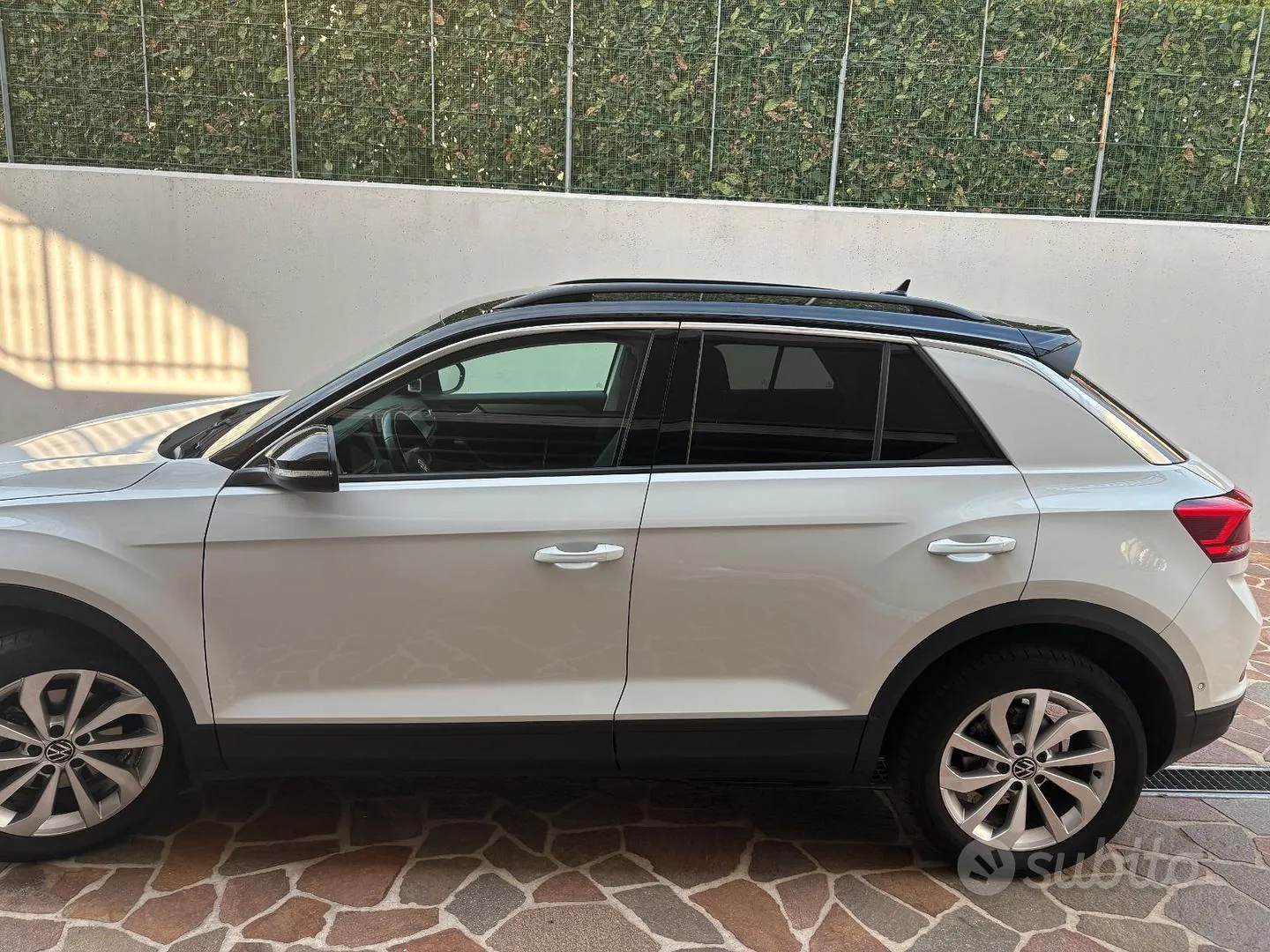 Volkswagen T-Roc 2024 photo 2