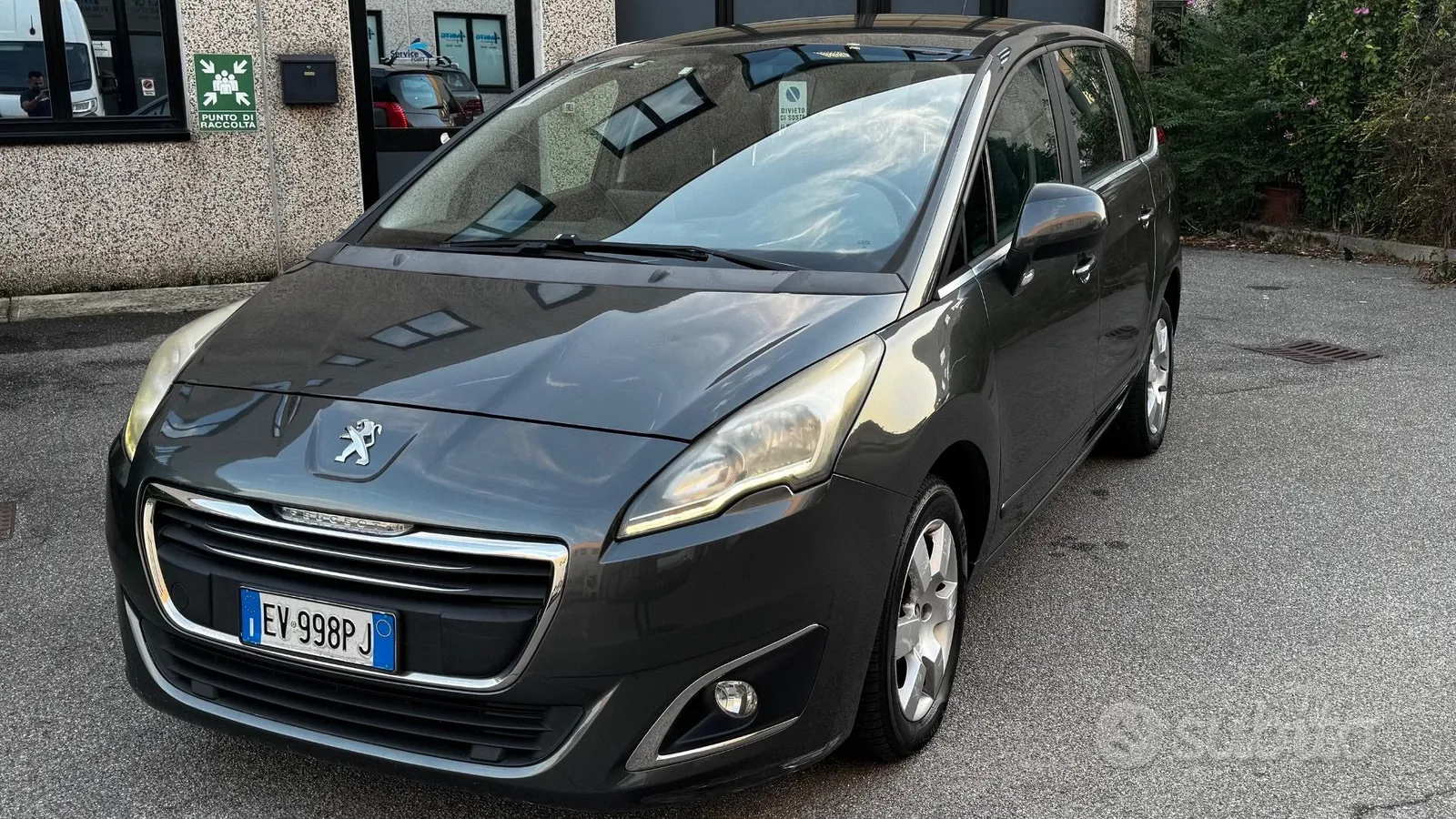 Peugeot 5008