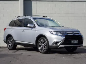 Mitsubishi Outlander 2017 photo 2