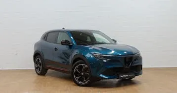 Alfa Romeo Junior 2025 photo 2